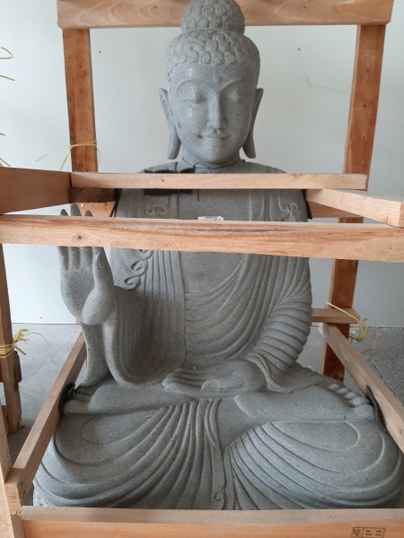 Stehender Buddha